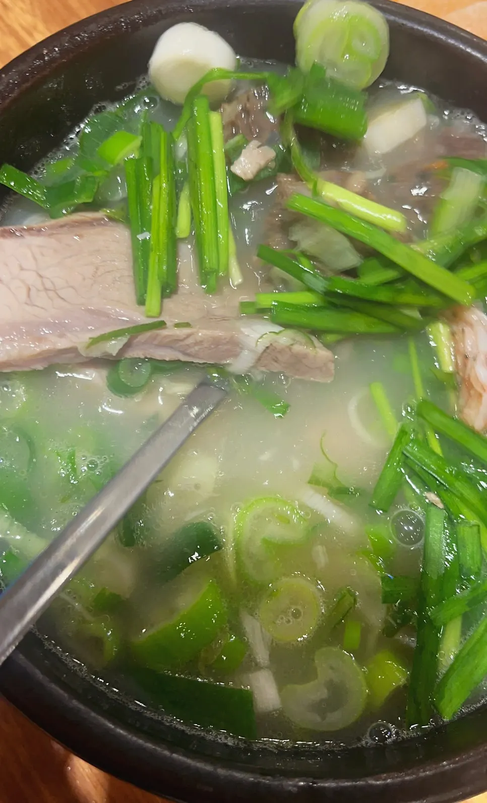식사를 마친 테이블 모습