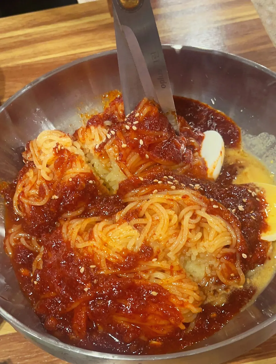 부산 여행 마지막 코스로 들른 식당 풍경