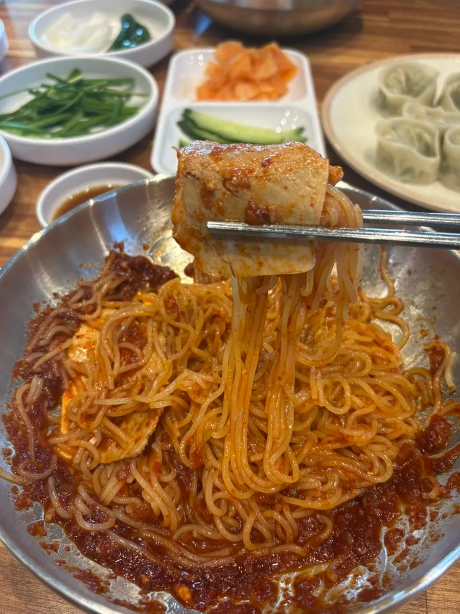 Bibim milmyeon mixed with meat topping