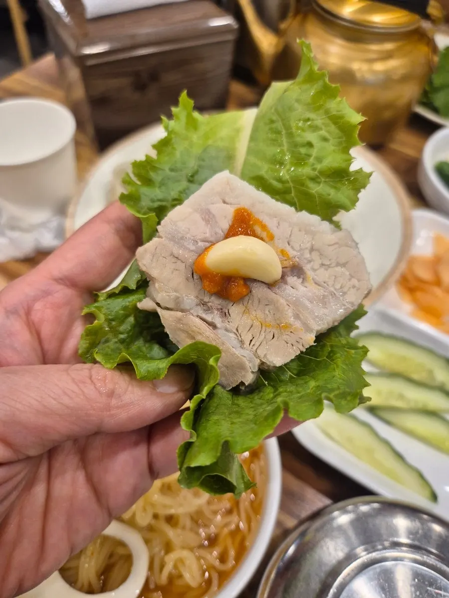 Milky-white broth dwaeji gukbap