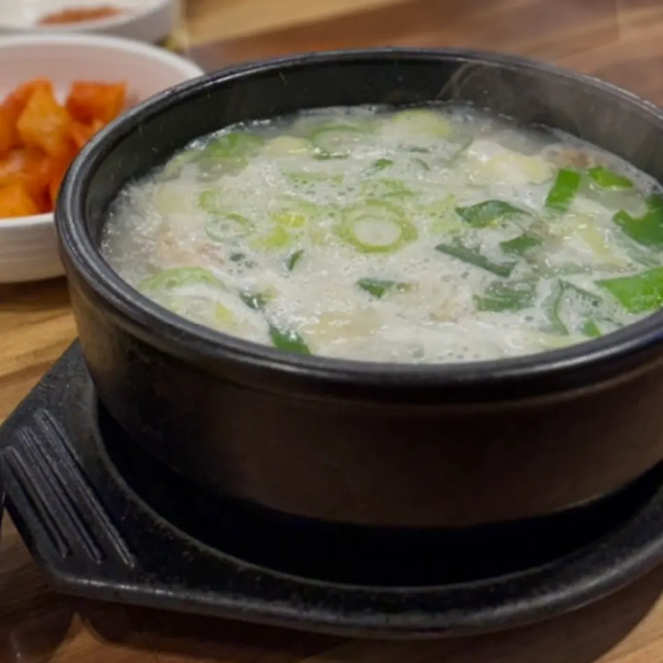 Bowl of rich, nutty sundae gukbap