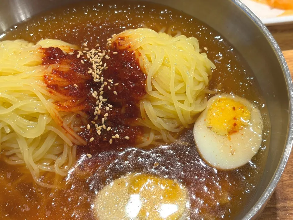 Large-size water milmyeon with a generous portion