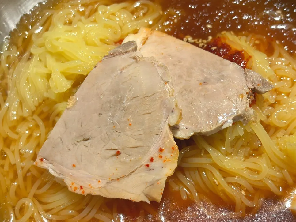 Water milmyeon with refreshing cold broth