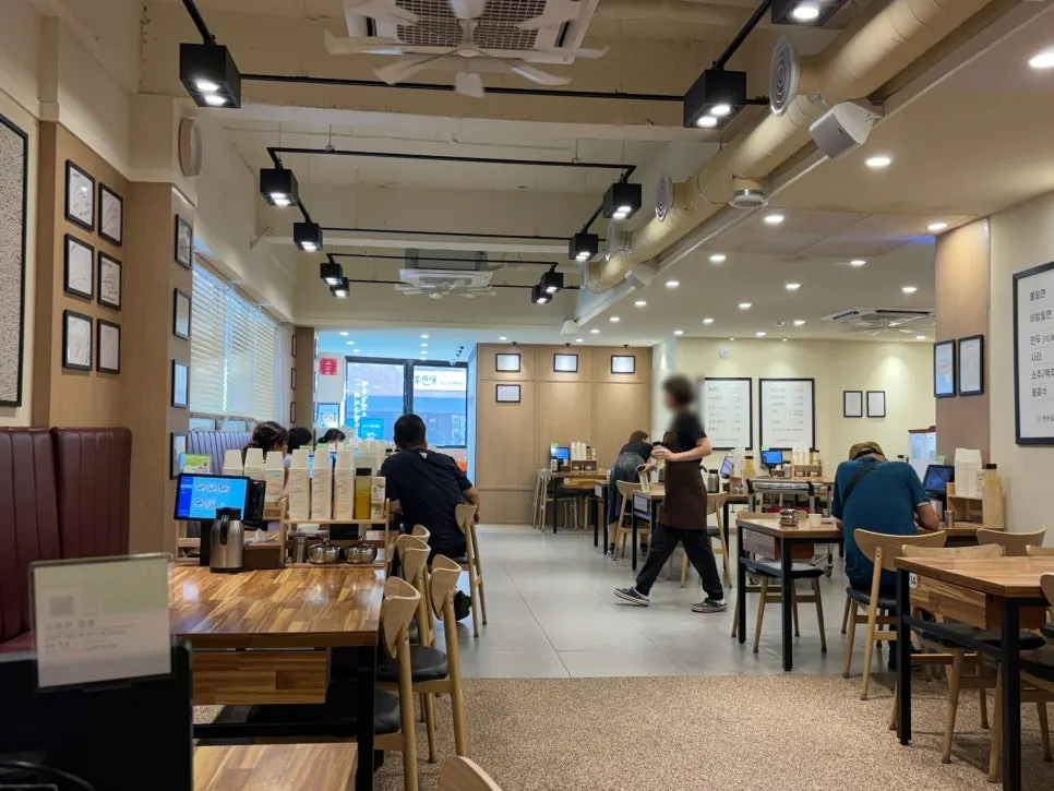 Gukbap and milmyeon set together on the table