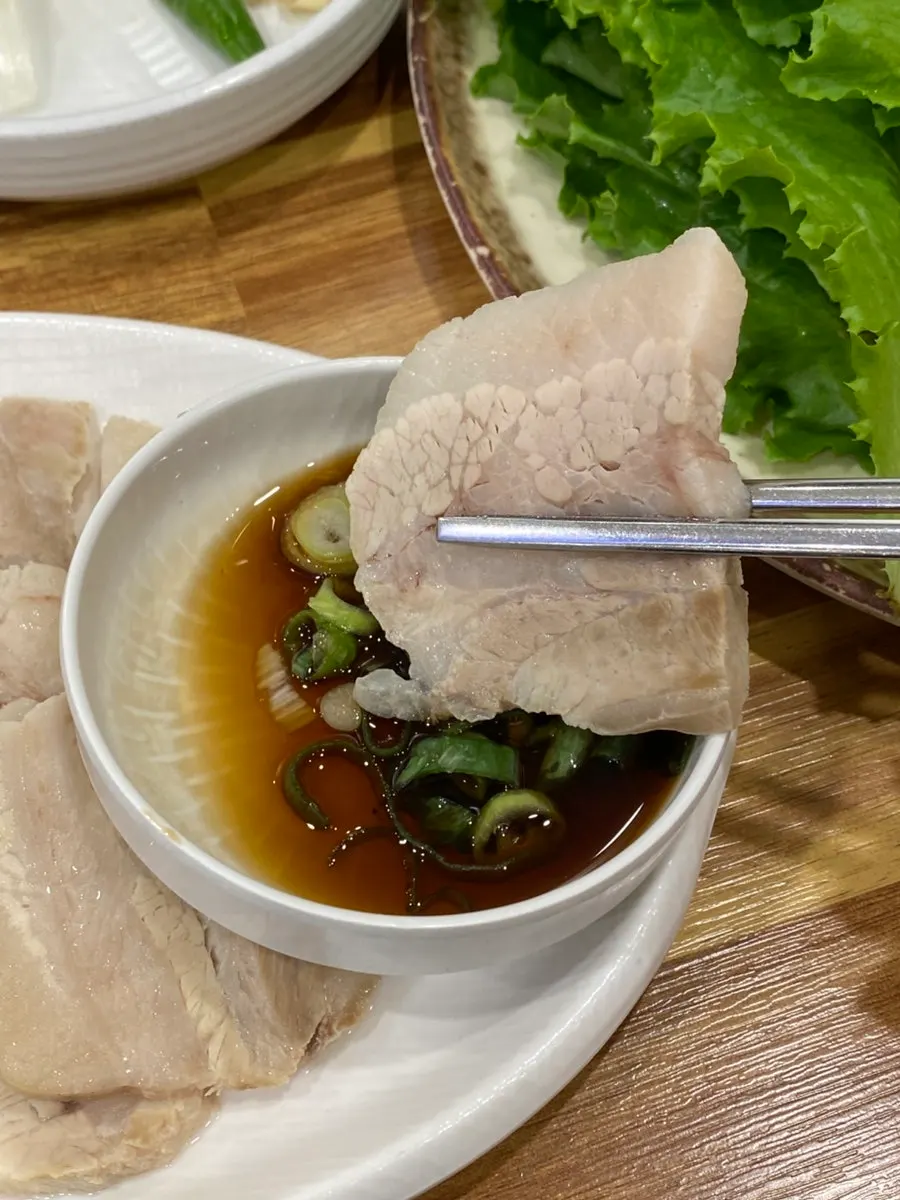 A generous portion of suyuk baekban