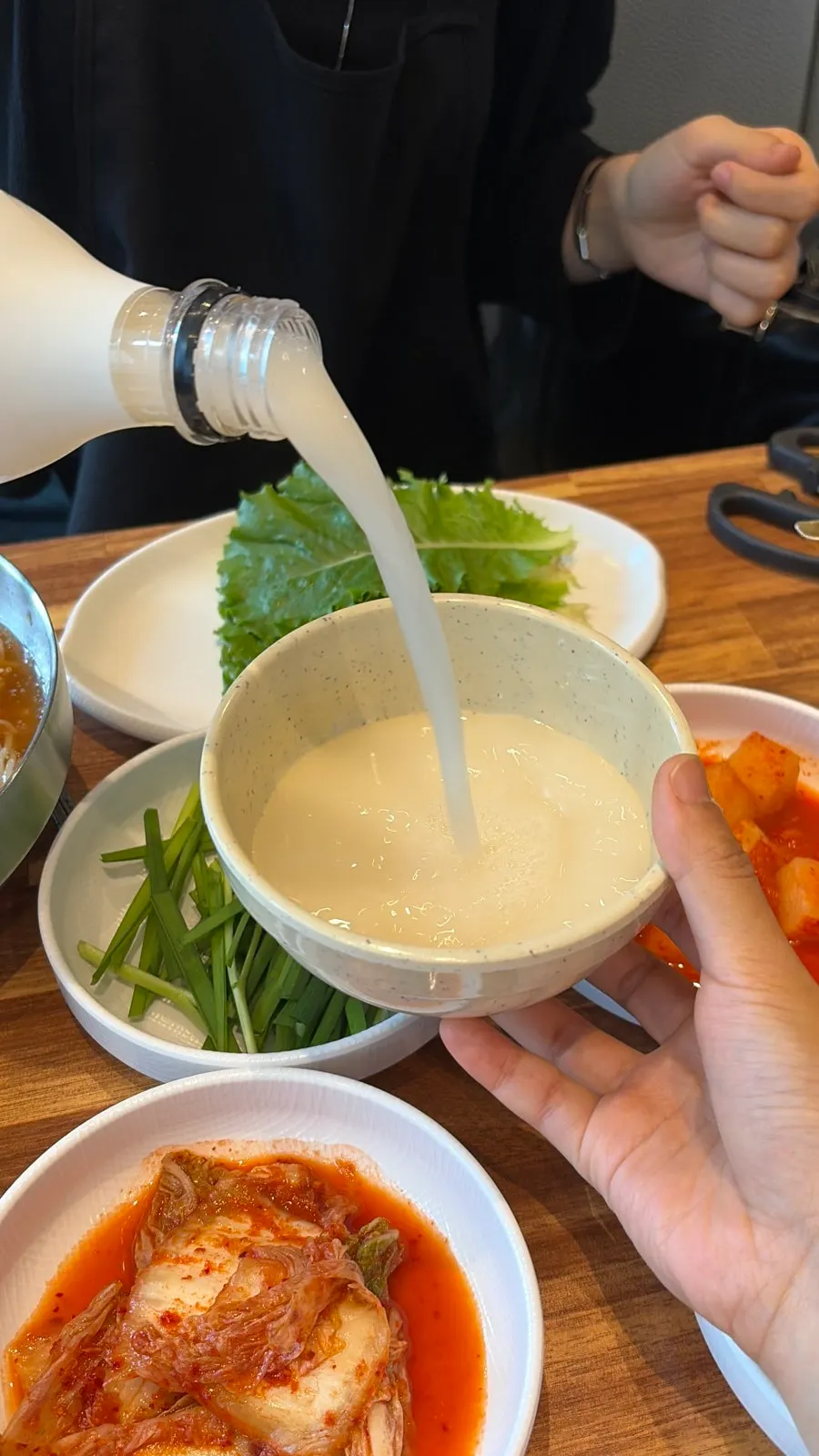 김치와 부추 쌈 기본 반찬