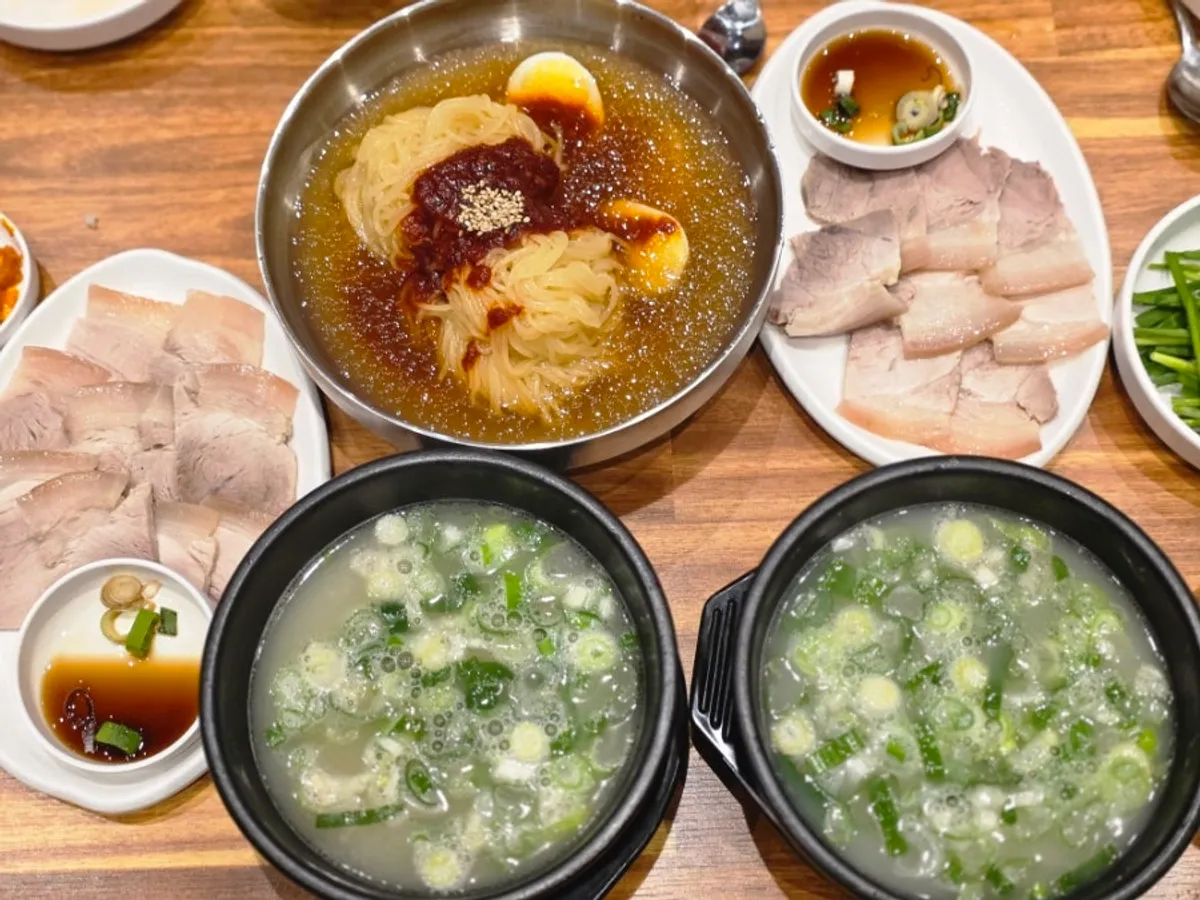 영동밀면&돼지국밥 부산역사 수육백반과 밀면 대표 사진