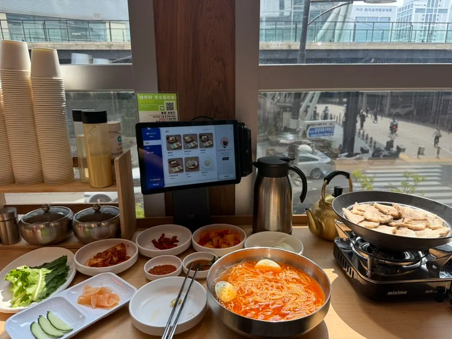 Table with both suyuk and milmyeon