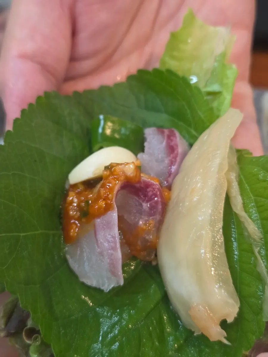 Assorted sashimi of flounder, mullet, and olive flounder