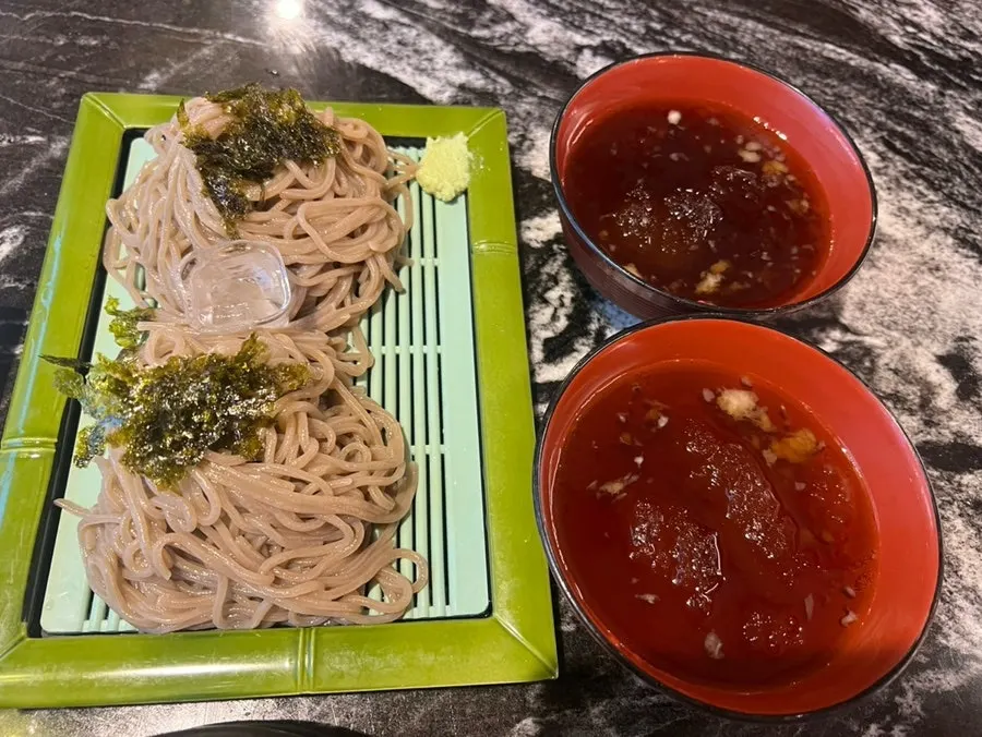 뜨거운 뚝배기 알밥