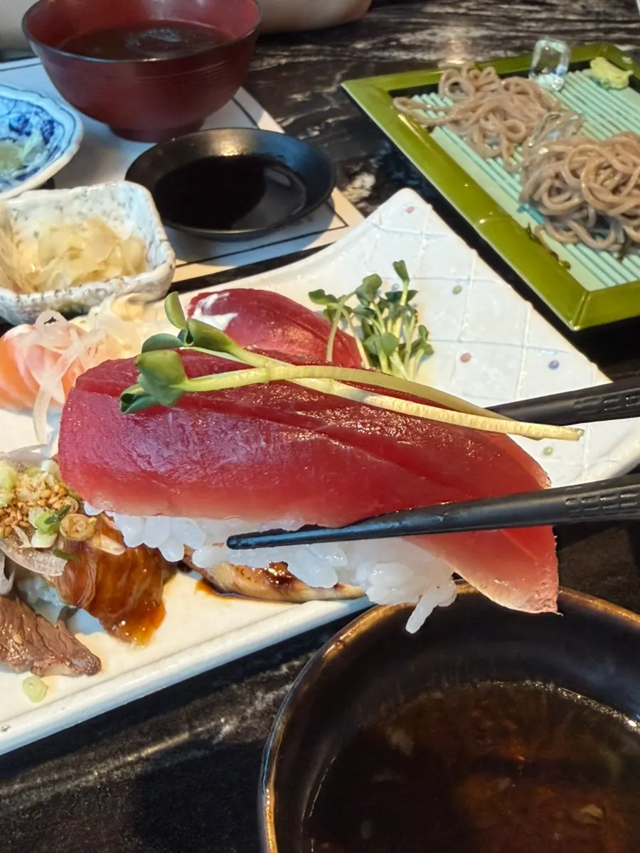 Mild tuna sushi