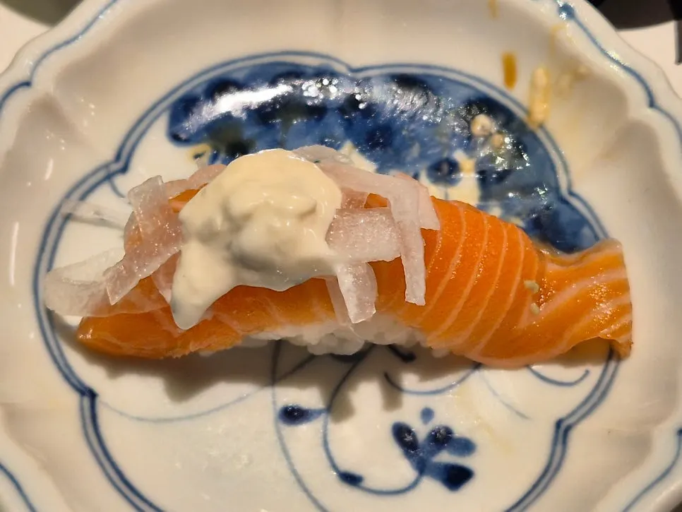Set 3 with 16 pieces of sushi