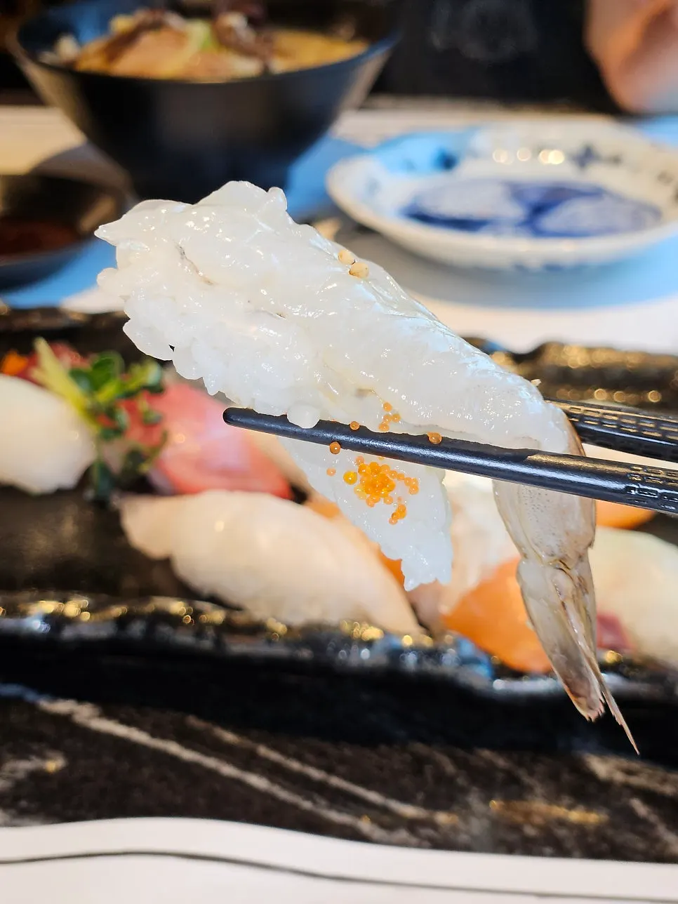 Sushi with well-balanced rice temperature and seasoning