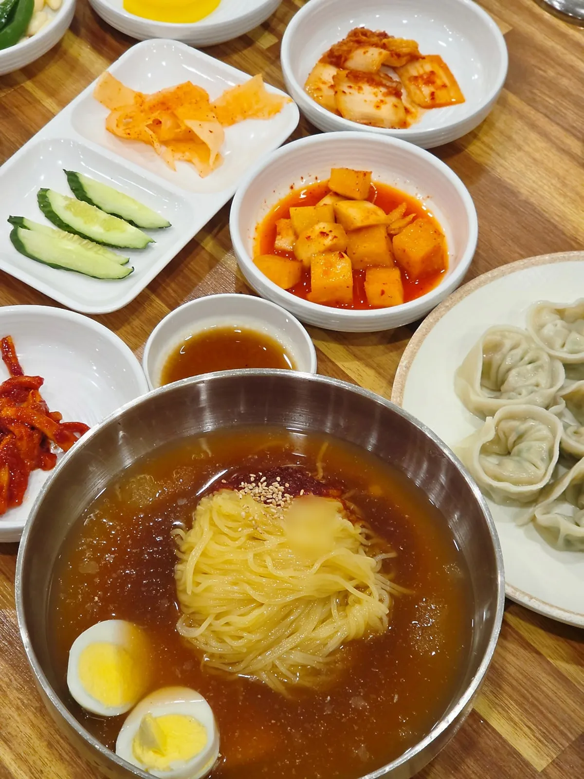 부산역 밀면 한 그릇 클로즈업