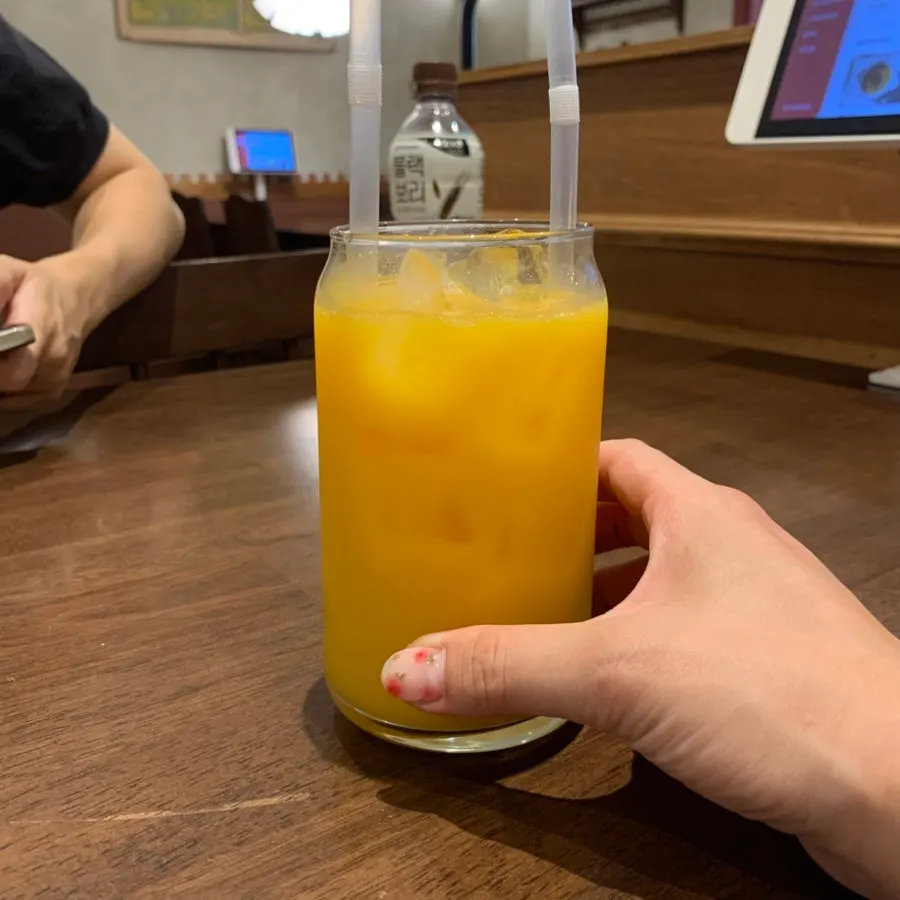 세트에 포함된 착즙 오렌지주스