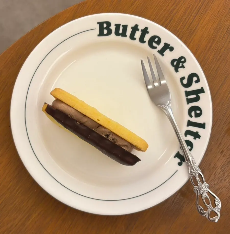 Chocolate-coated chocolate sand cookie