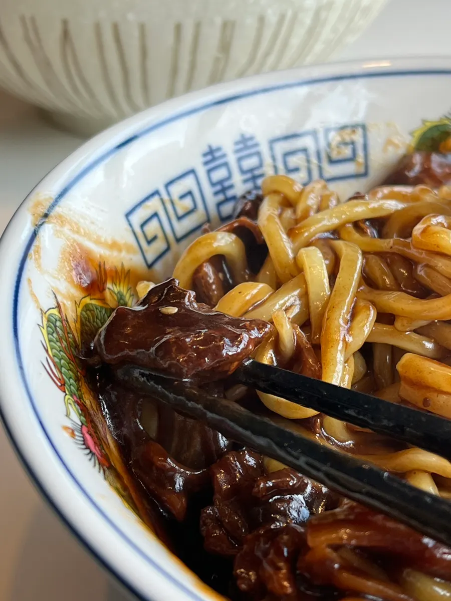 Jjajang sauce packed with meat