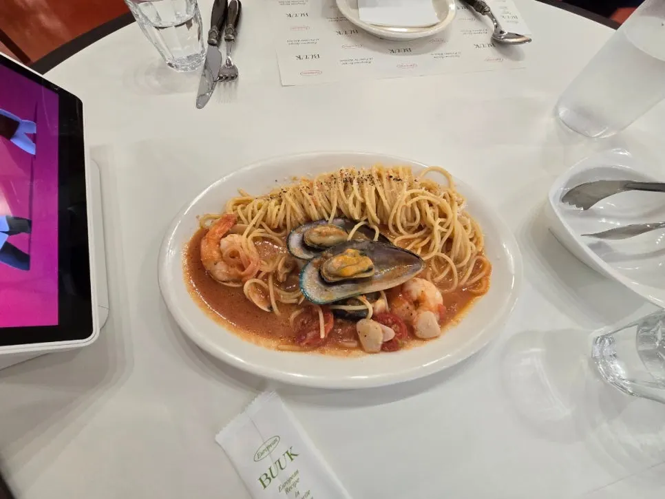 Seafood tomato pasta with shrimp and clams
