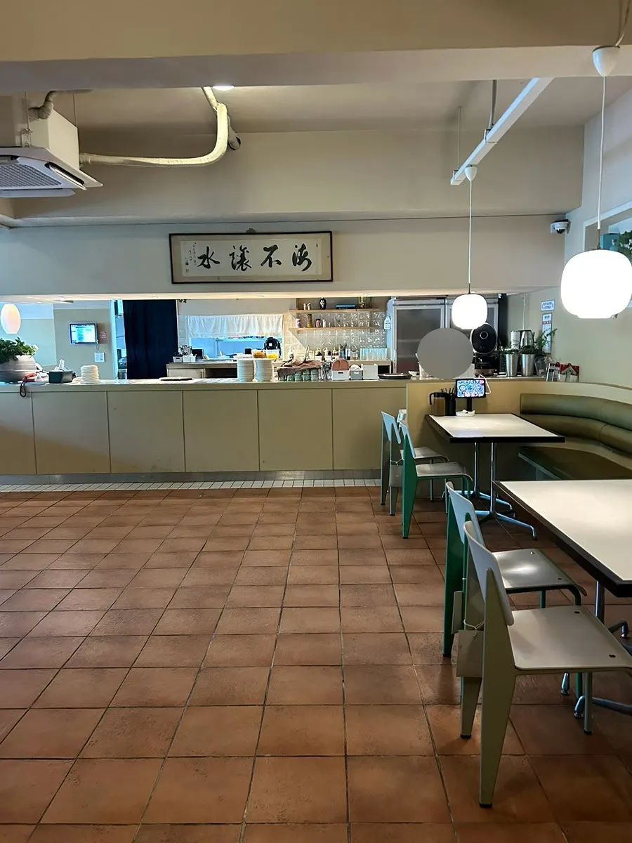 Passageway leading into Bueokgan Chinese's interior