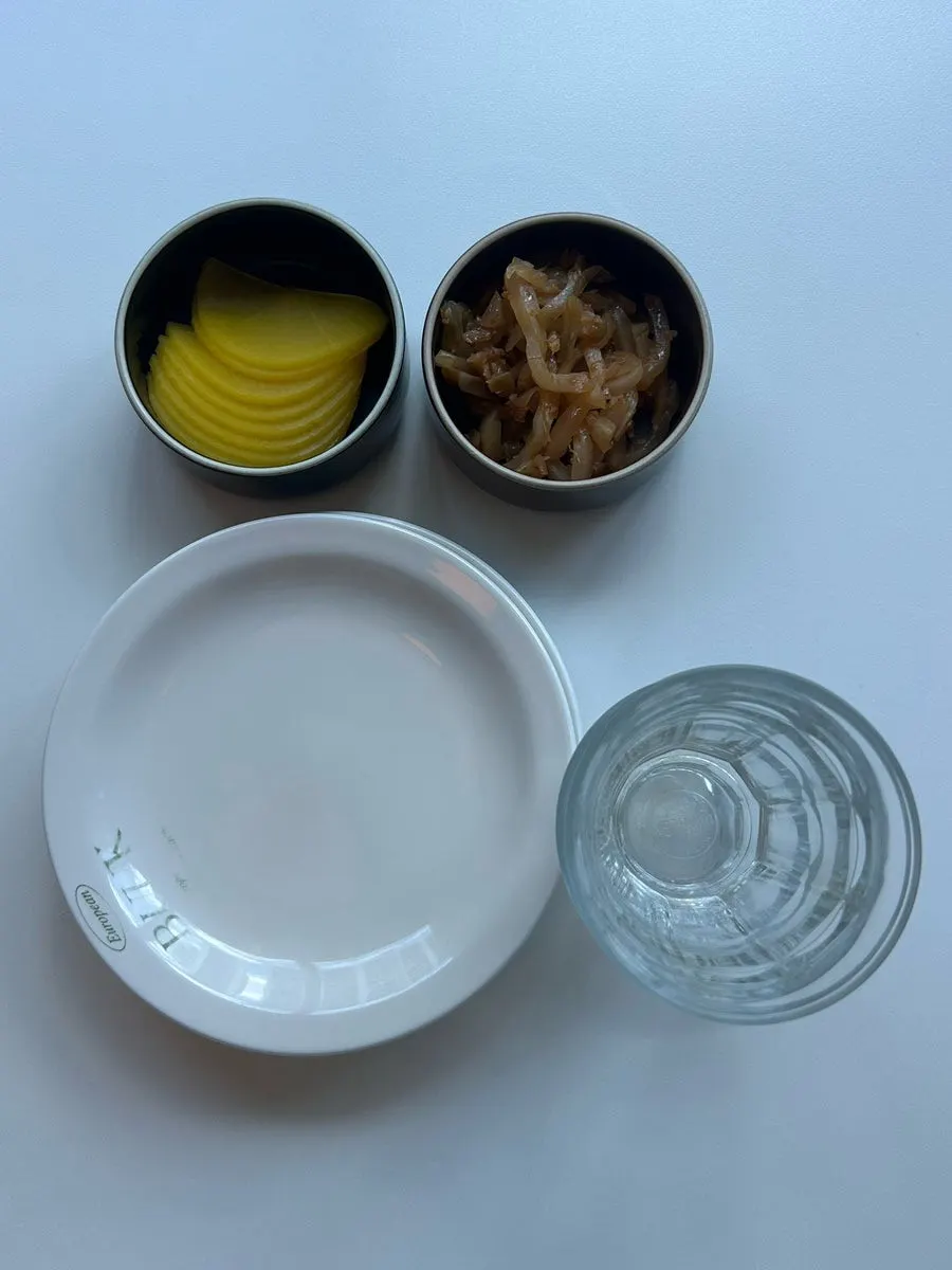 Pickled radish and jajang-style pickled cucumber side dishes