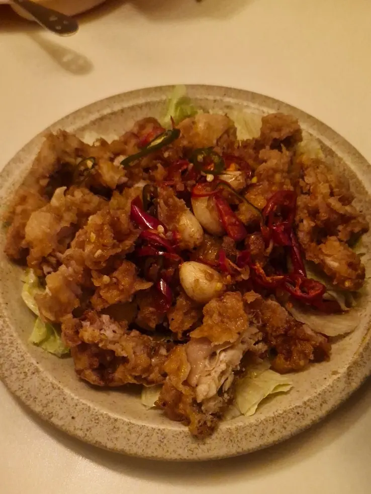 수란을 터뜨려 비빈 간짜장 면