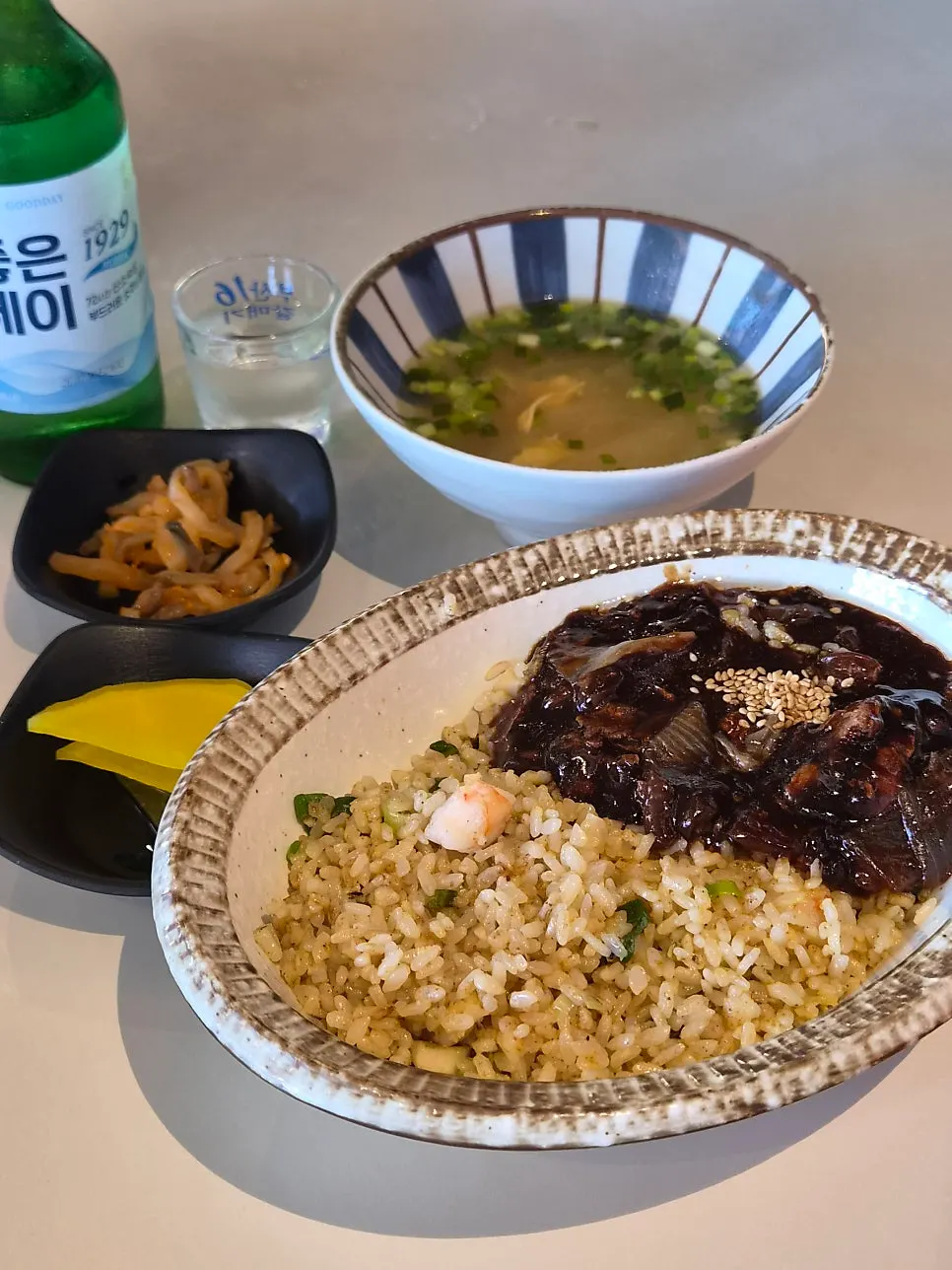 전복새우볶음밥 한 접시