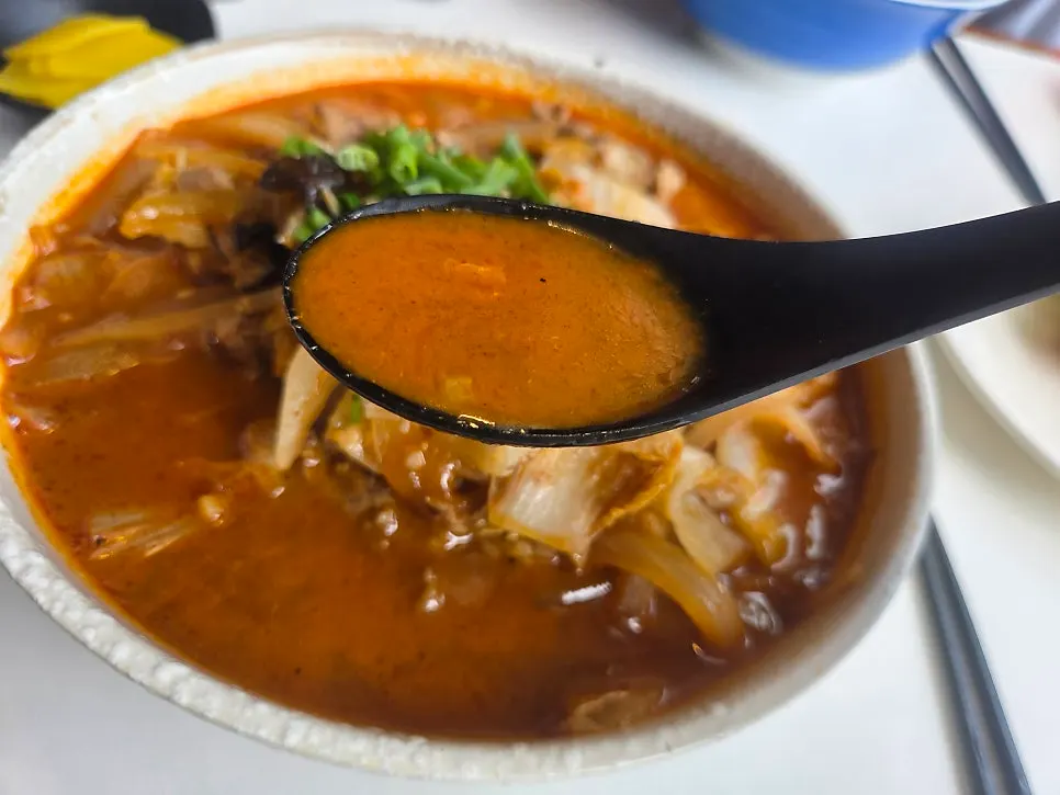 Beef brisket jjamppong with a smoky aroma