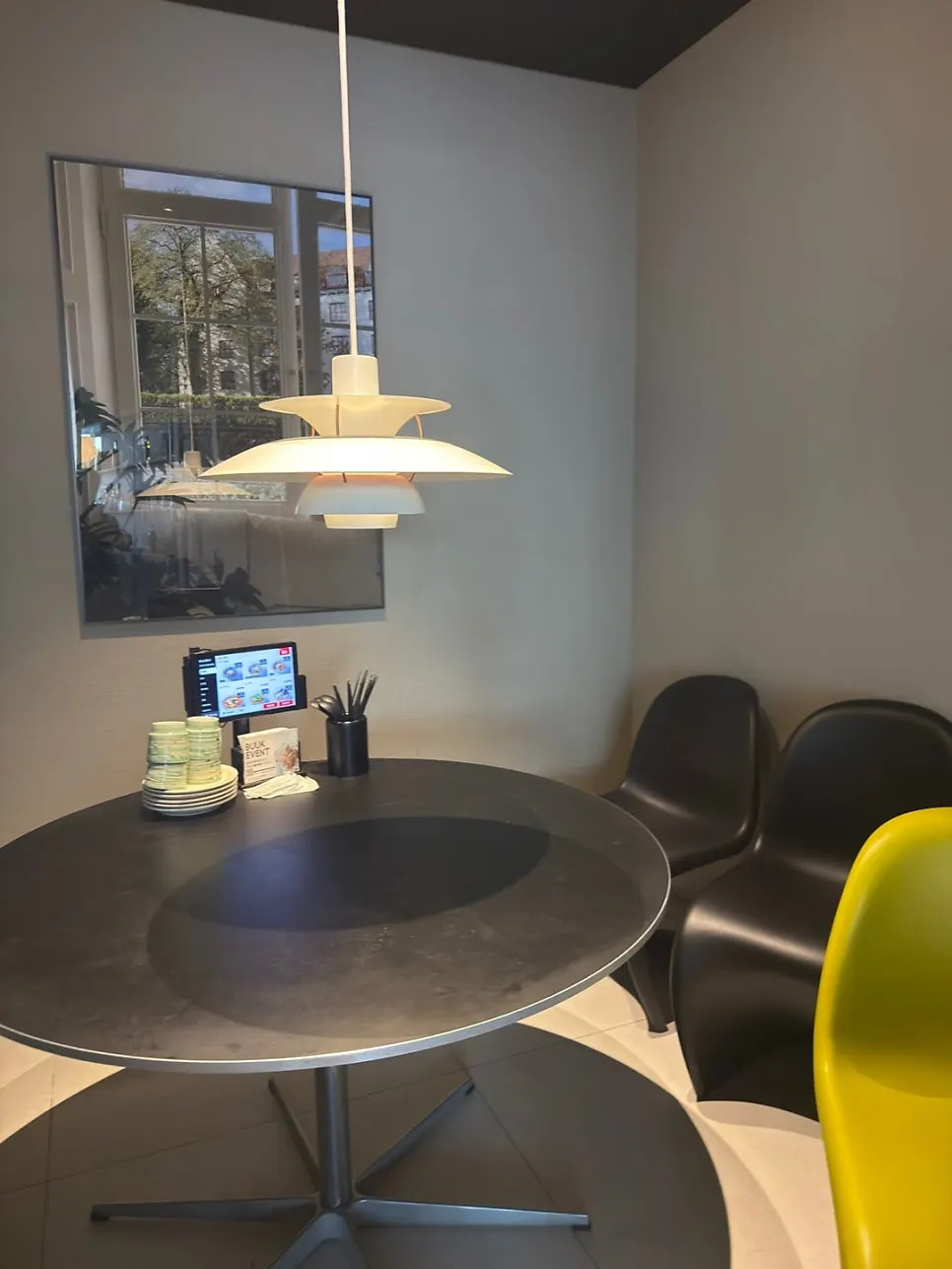 Interior and lighting with an exotic feel
