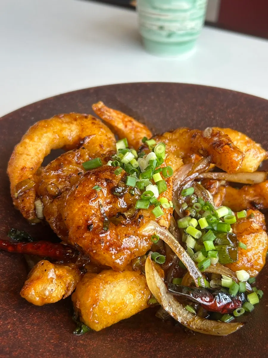 Bueokgan Chinese kkanpung shrimp coated in sauce