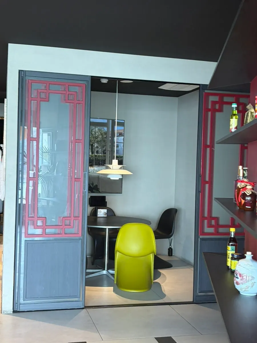 Inside a private room at Bueokgan Chinese Marine City Branch