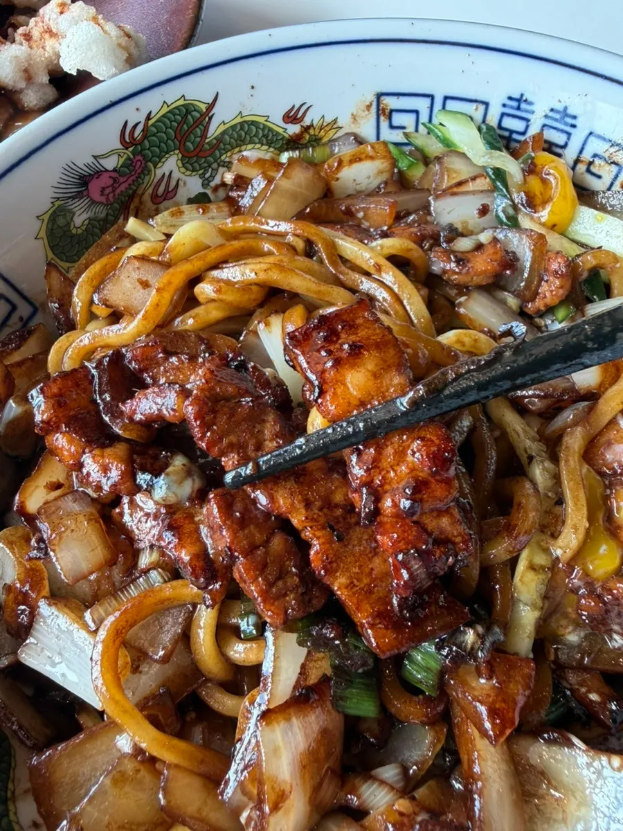 Close-up of the mixed handmade noodles in ganjajang