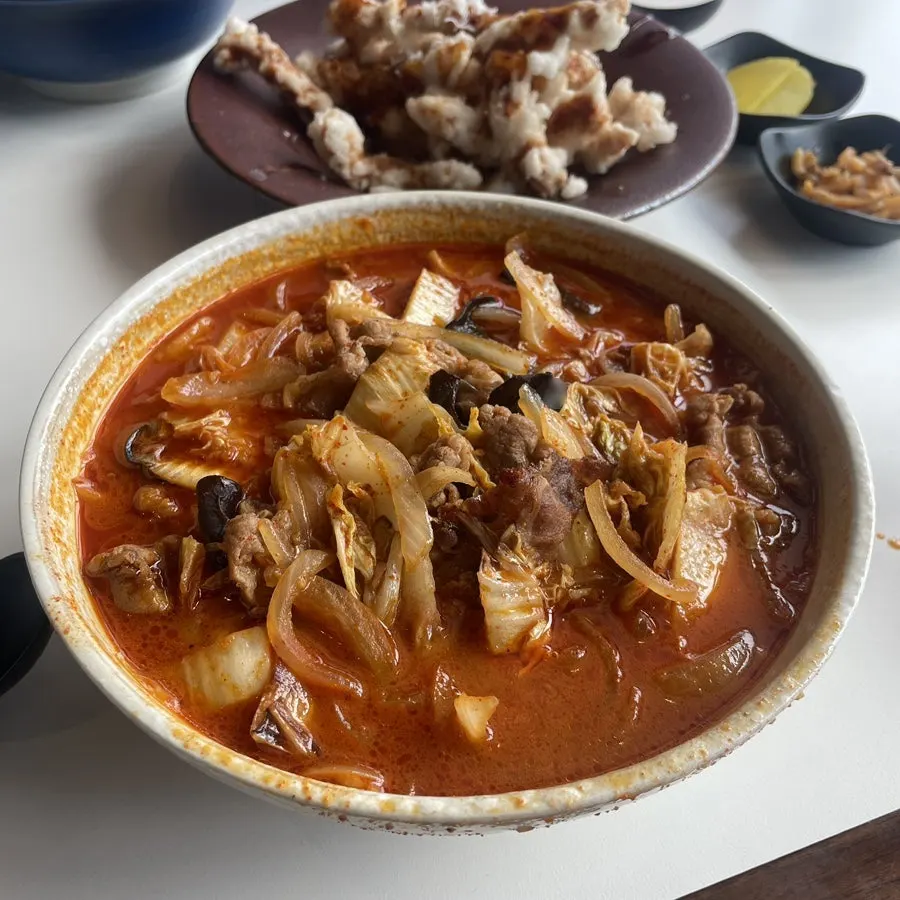 Jjamppong broth loaded with beef brisket