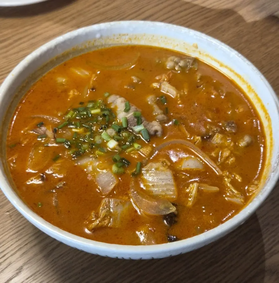 우삼겹소고기짬뽕밥과 공기밥