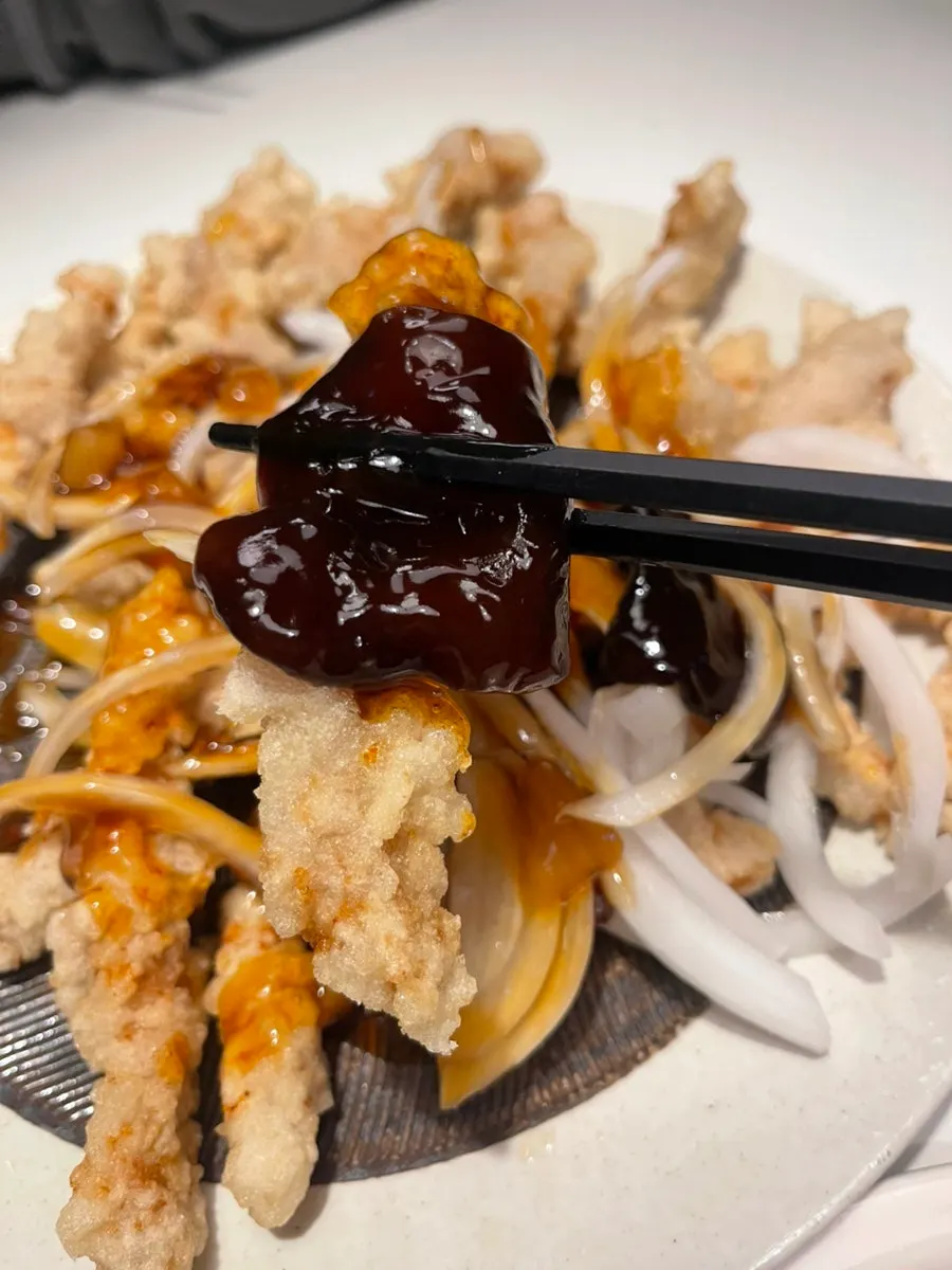 밤에 본 통창 바다뷰 좌석