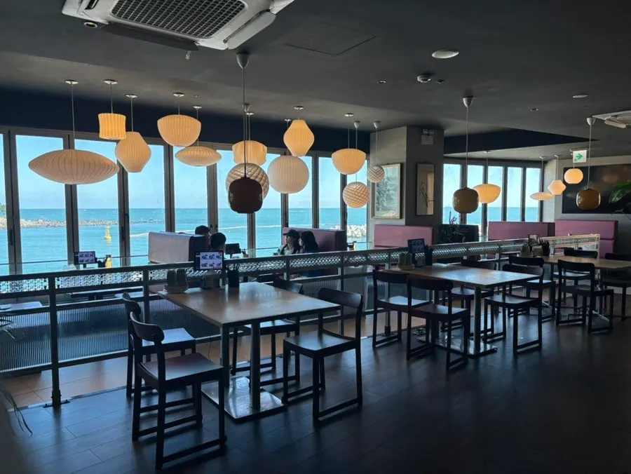 Interior view of Bueokgan Chinese Marine City Branch
