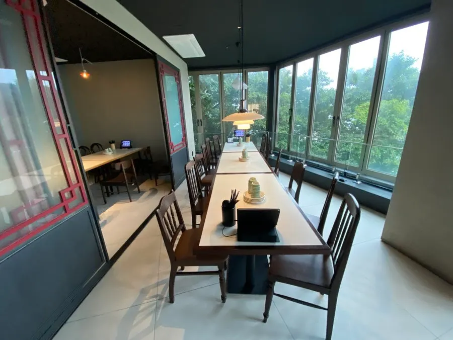 Overall view of the dining hall at Bueokgan Chinese Marine City Branch