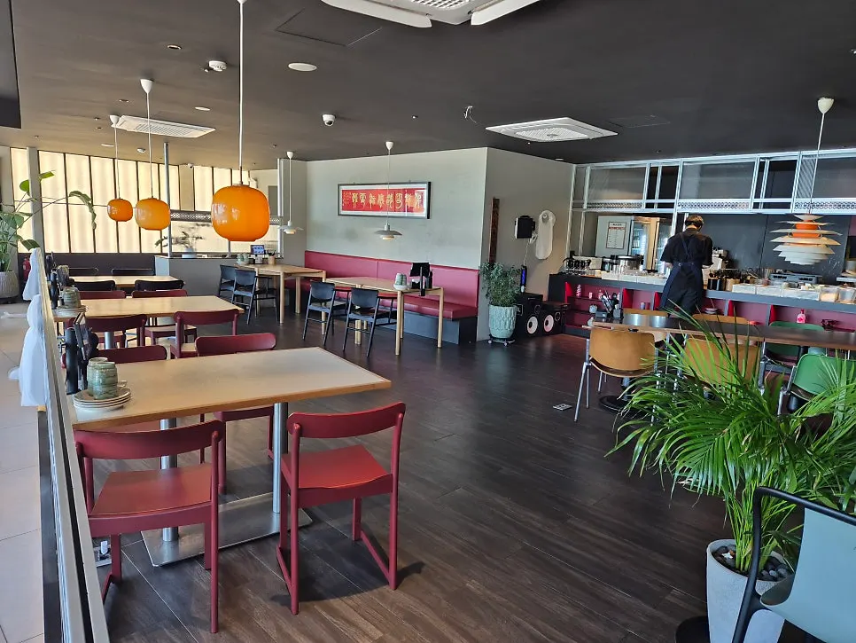 Interior of the private room at Bueokgan Chinese Marine City Branch