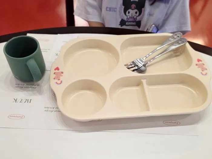 Adult and kids' tableware