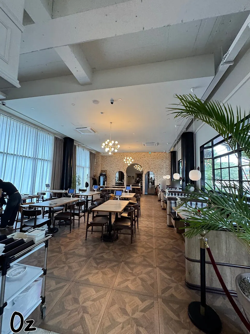 The classic interior atmosphere of Bueokgan Sangmu Branch