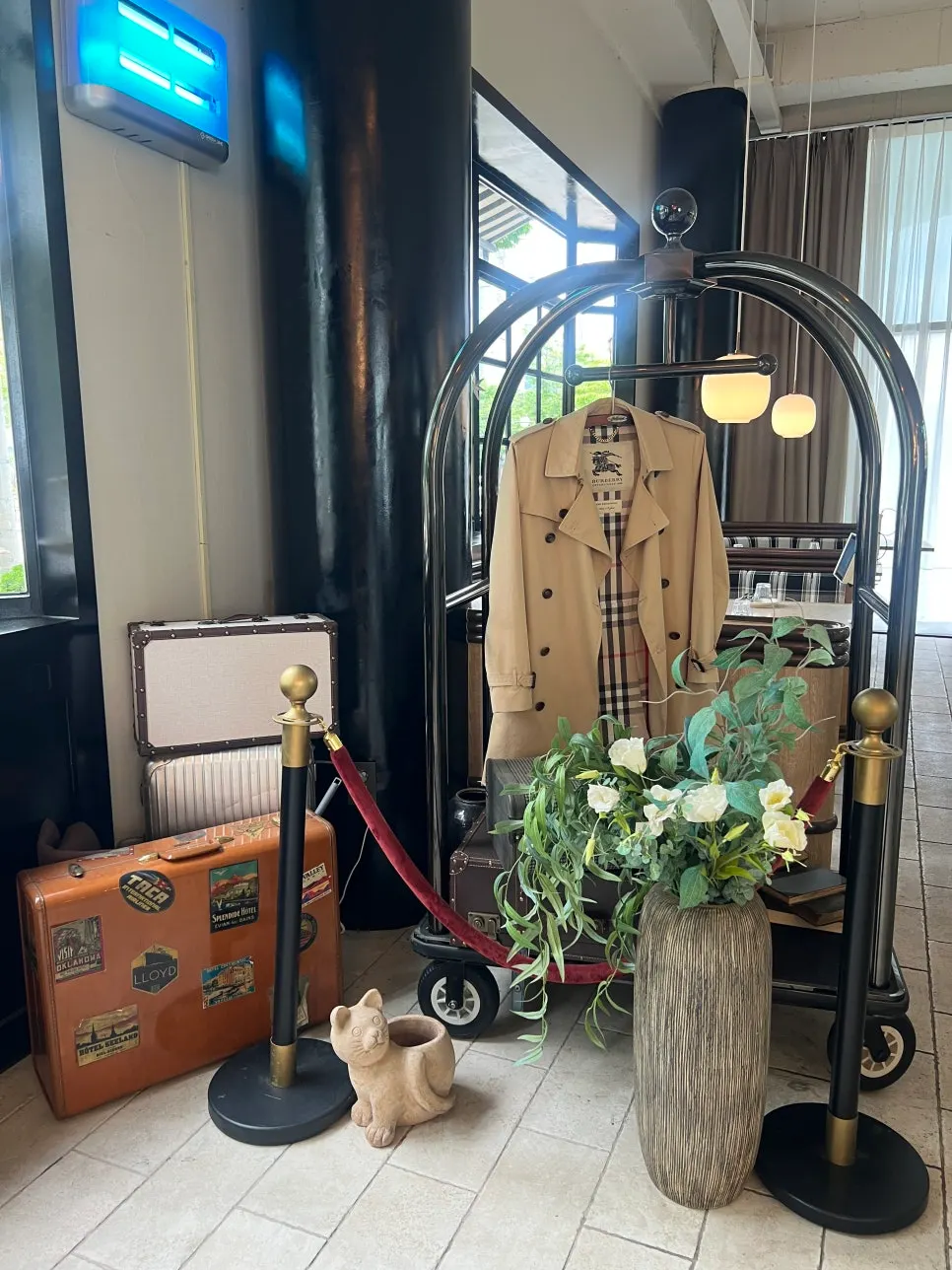 Vintage decor styling at Bueokgan Sangmu Branch