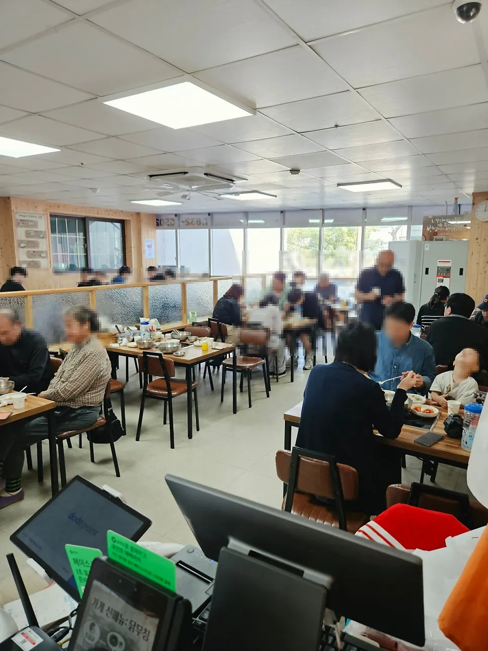 Interior of Baekje Dakgaejang Buyeo packed with customers