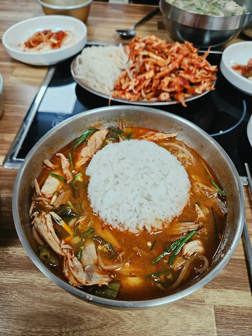 Rice mixed into dakgaejang broth