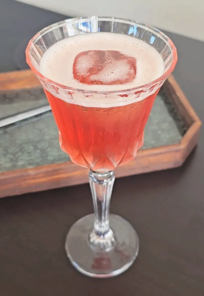 Hibiscus iced tea mixed like a cocktail