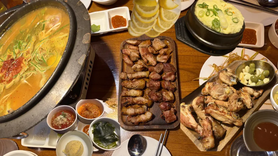 Plate of the ordered 750g premium Korean pork platter