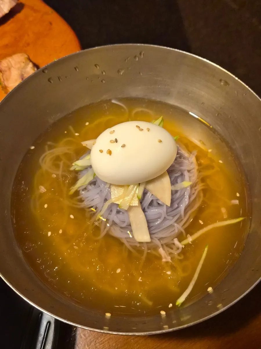 김치찌개와 밥, 훈연 고기 한 상