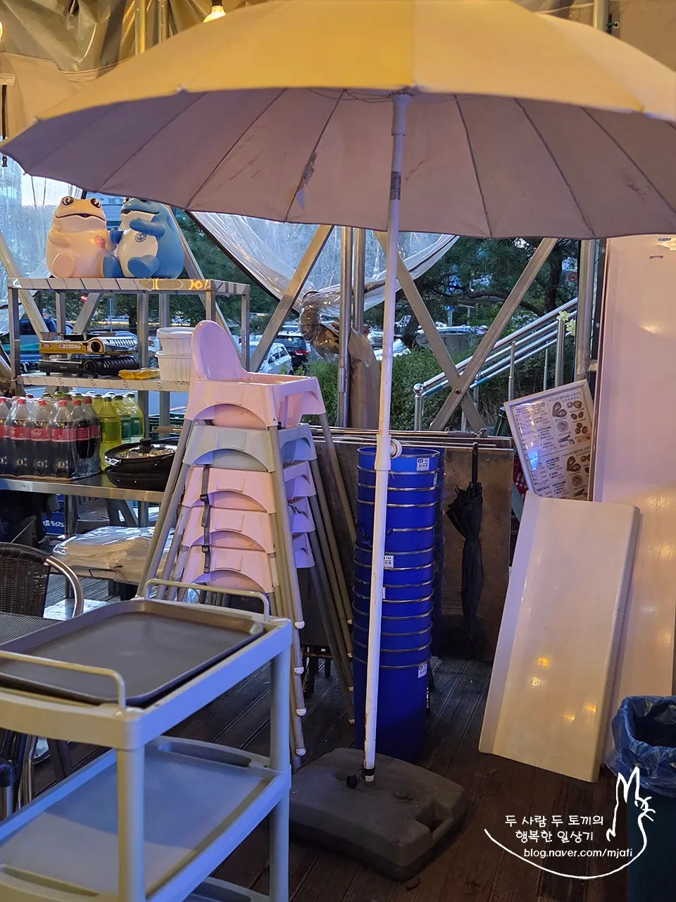 외부 테라스석 좌석 모습