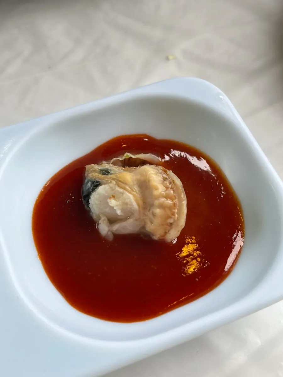 Cockles and scallops in the clam steamer