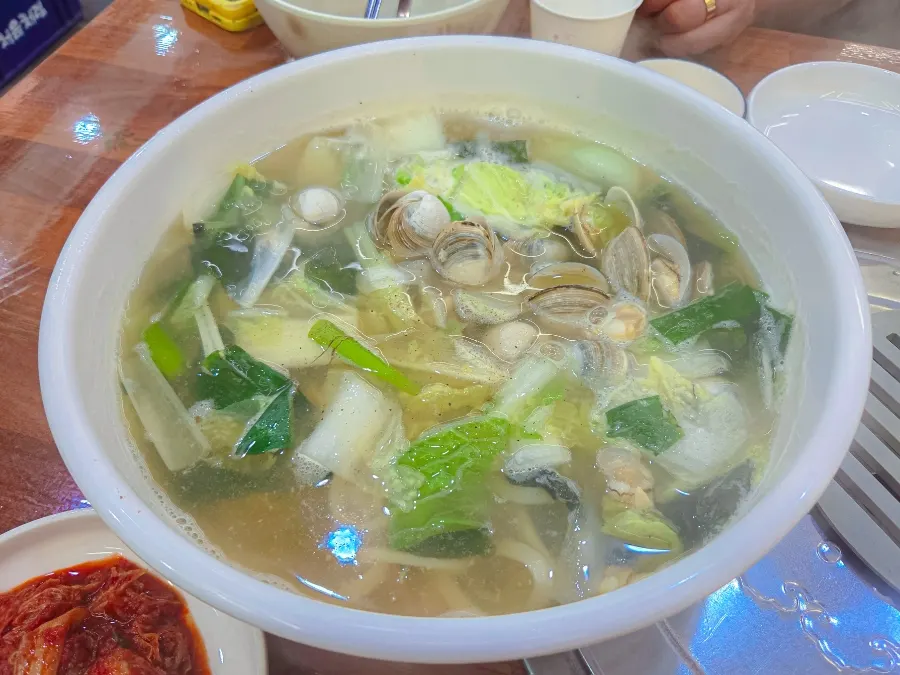 물총조개 칼국수 한 그릇
