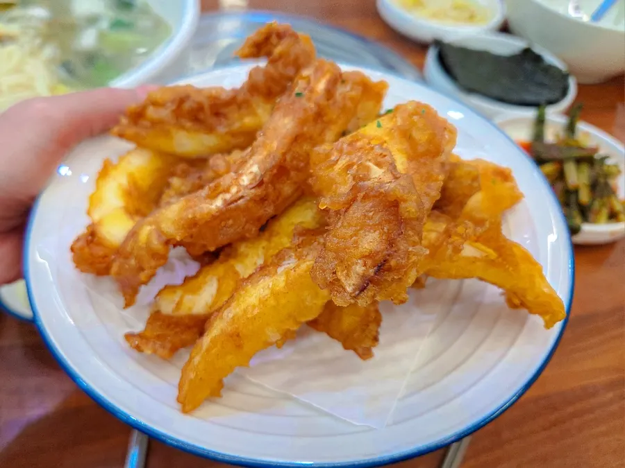 양념에 비빈 칼국수 사리