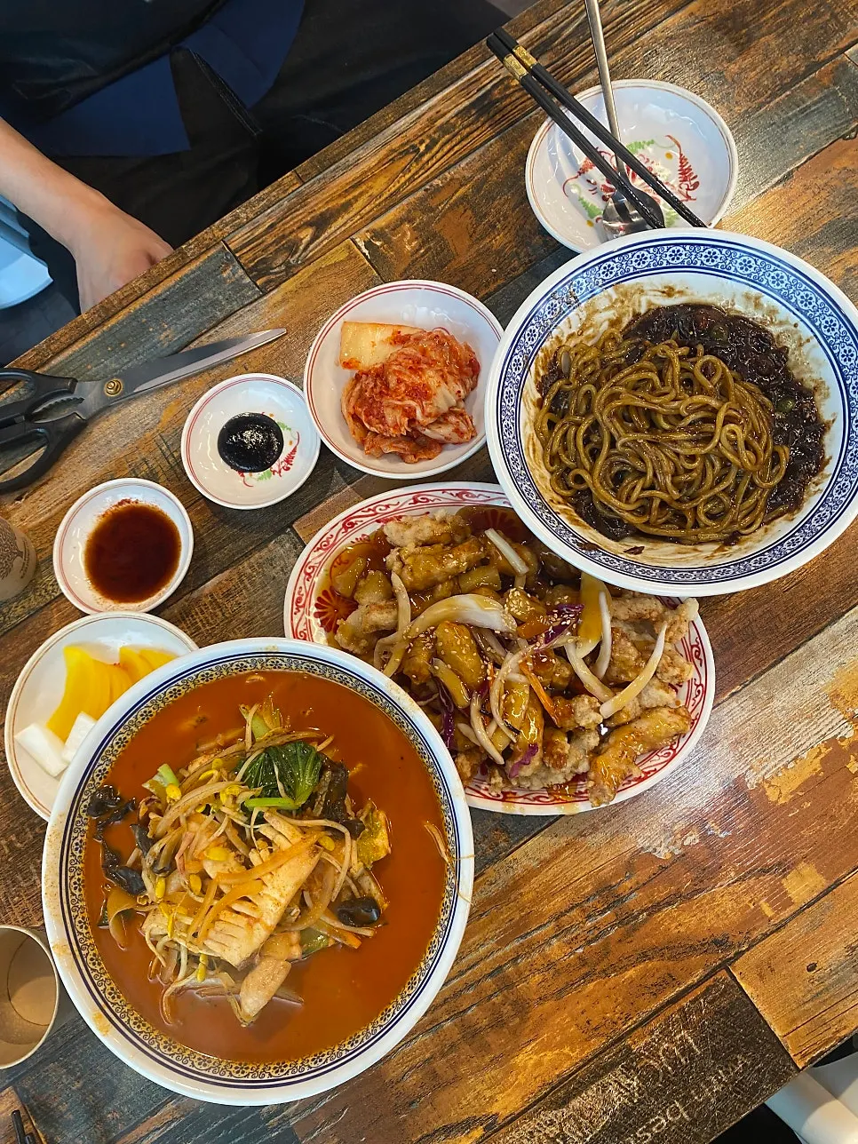 세트 메뉴로 즐긴 중식 상차림